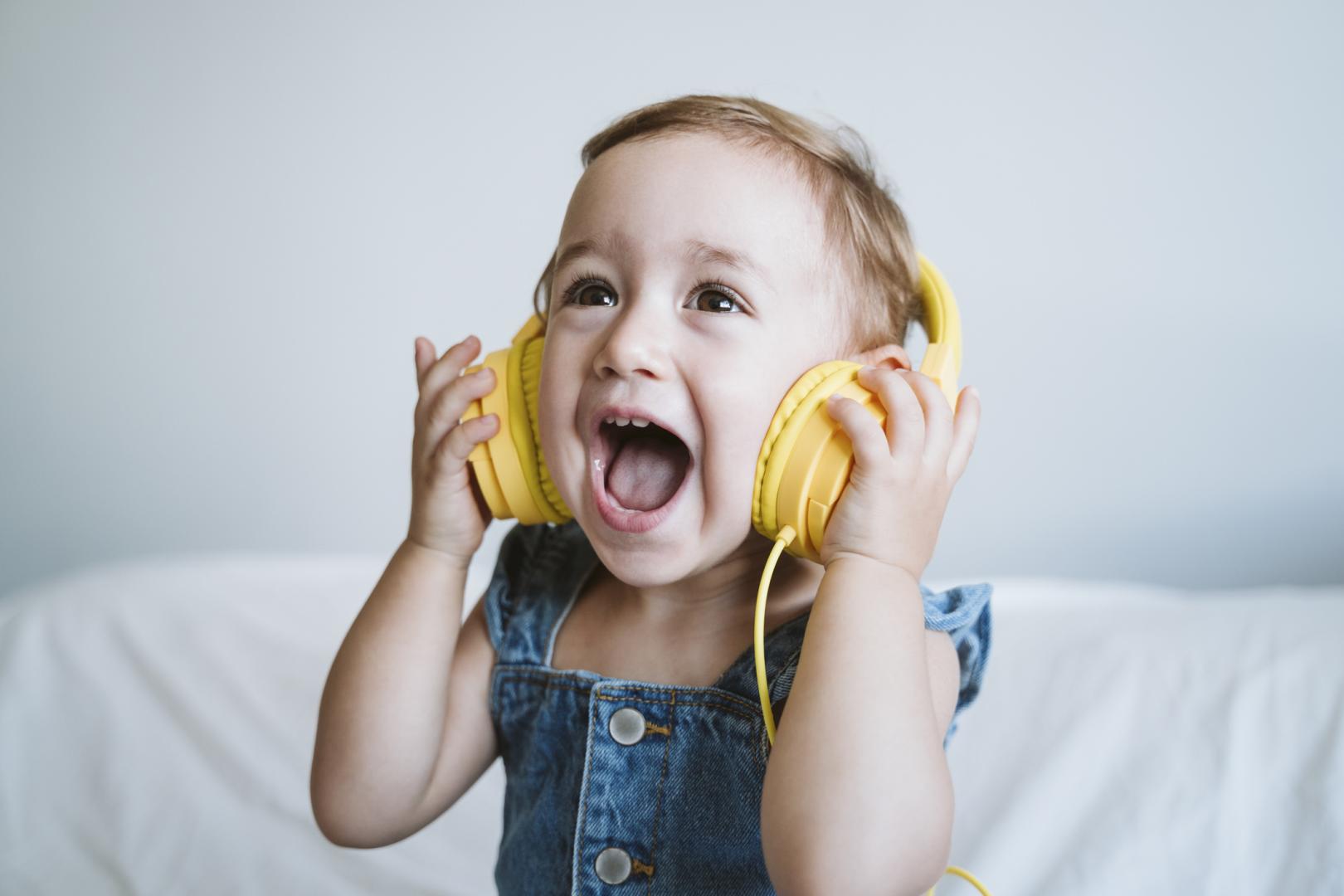  Külvilágra hangolva: a baba hallásának fejlődése 